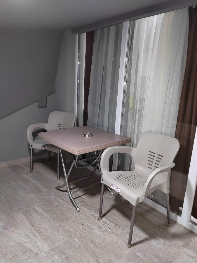 Anton Lux Apartment Kočani Екстериор снимка