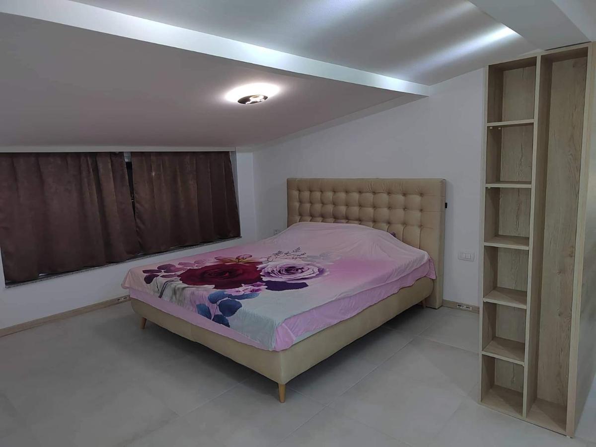 Anton Lux Apartment Kočani Екстериор снимка